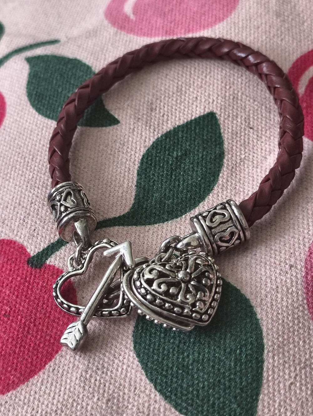 Premier Designs Leather And Silver Tone Bracelet W/ Heart Toggle Clasp & Charms